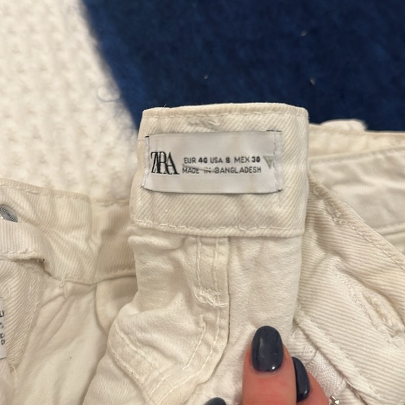Zara barrel leg/boyfriend white jeans - Picture 3 of 5